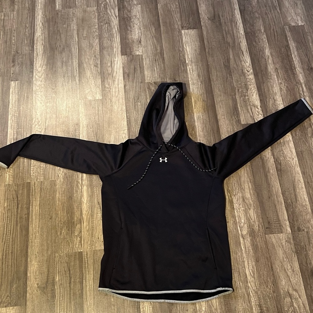 Black Under Armour hoodie